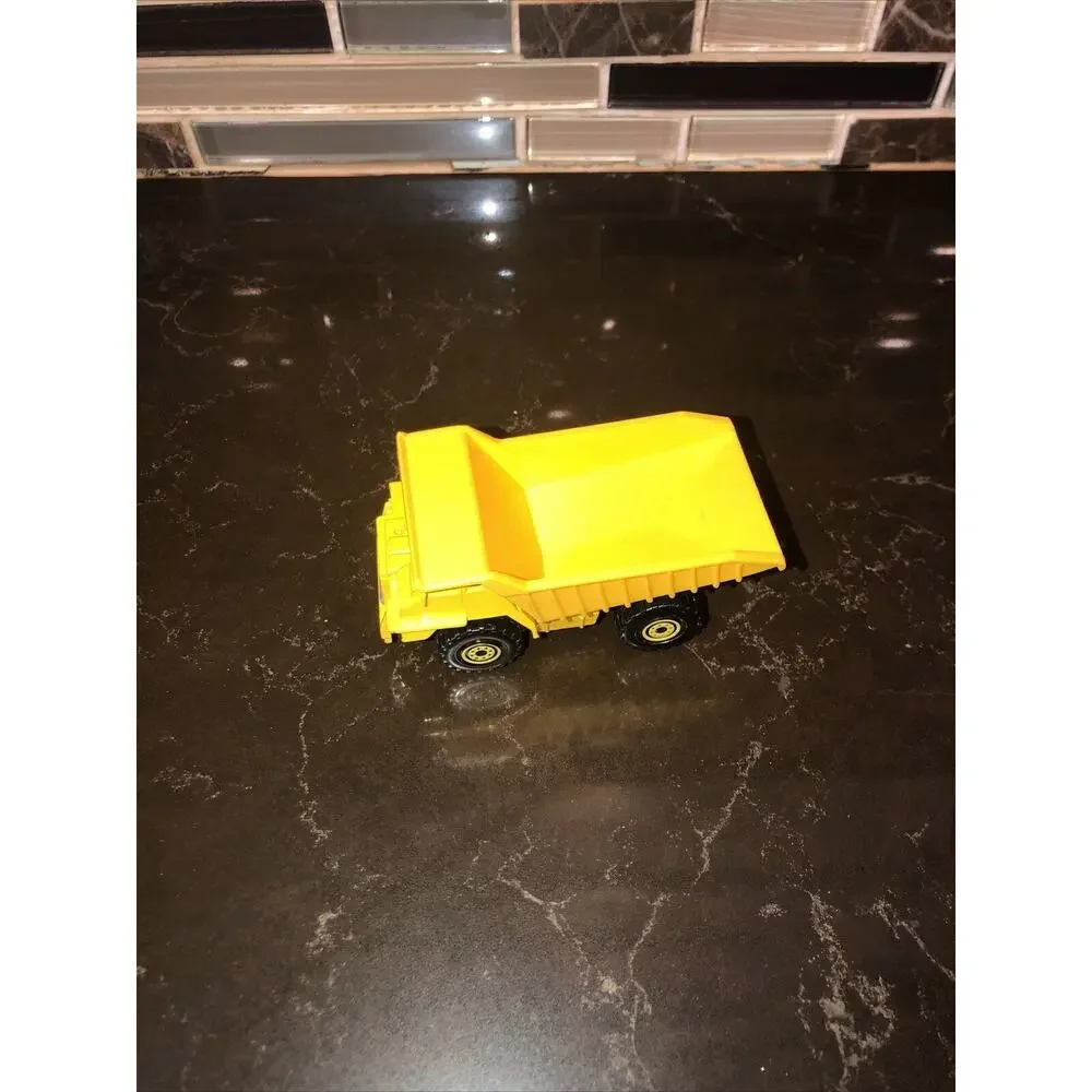 vintage Tonka Corp. Mini Tractor Toy Kids Tonka Tractors dump truck‎ Lot Of 3